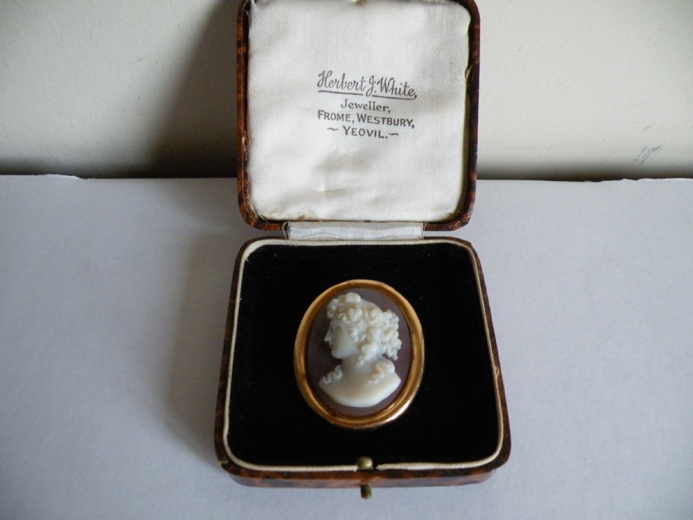 a fine antique hardstone cameo brooch